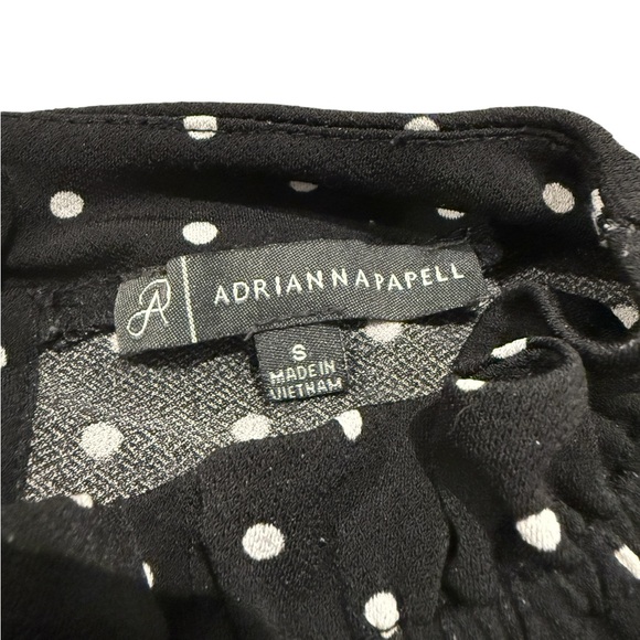 🩵5/$25🩵 Adrianna Papell Black and White Polka Dot Sleeveless Blouse - Picture 3 of 11